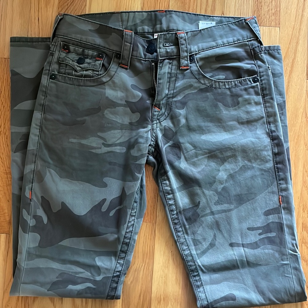 BRAND NEW true religion jeans, worn once for 5 hours. Section straight, size 29w